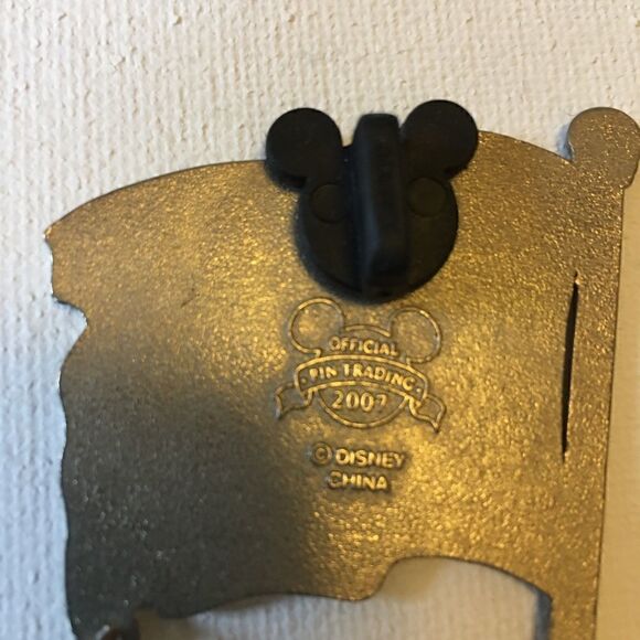 Vintage 2007 Disney Pin  - Picture 3 of 3